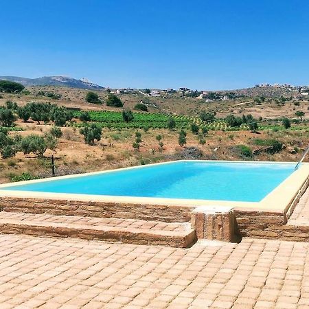 Summer House With A Pool Near Sea, Port & Airport Apartment ราฟีนา ภายนอก รูปภาพ